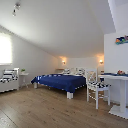 Apartments Ema Near Beach Makarska Exterior foto