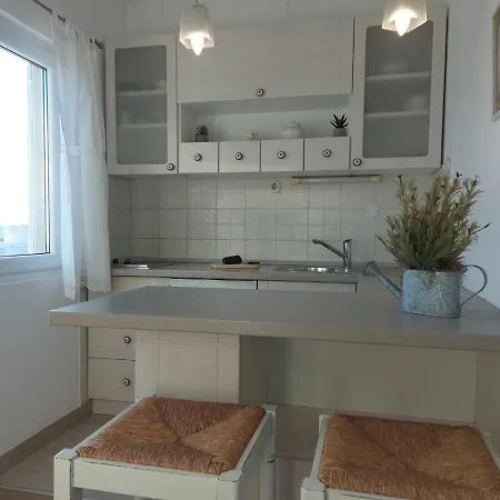 Apartments Ema Near Beach Makarska Exterior foto