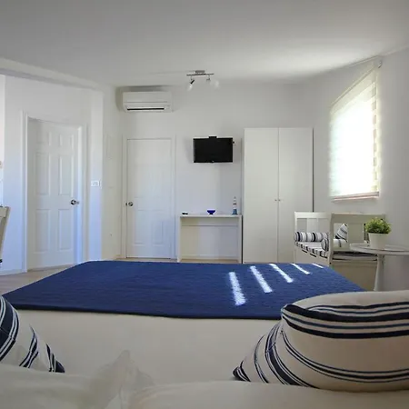 Apartments Ema Near Beach Makarska Exterior foto