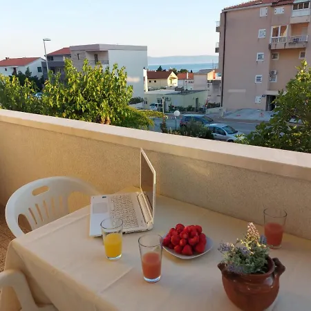 Apartments Ema Near Beach Makarska Exterior foto