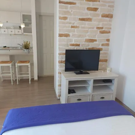 Apartments Ema Near Beach Makarska Exterior foto