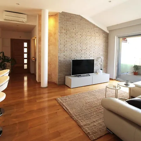 Apartments Ema Near Beach Makarska Exterior foto
