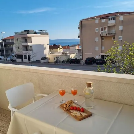 Apartments Ema Near Beach Makarska Exterior foto