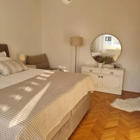 Apartments Ema Near Beach Makarska Zimmer foto