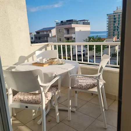 Apartments Ema Near Beach Makarska Zimmer foto