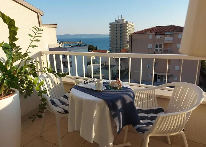 Apartments Ema Near Beach
