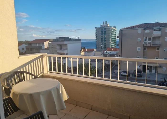 Apartments Ema Near Beach