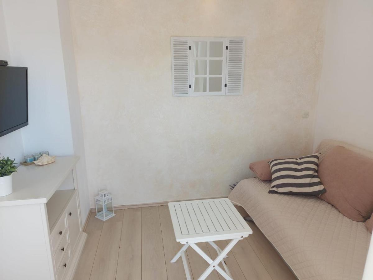 Apartment Ema Near Beach *