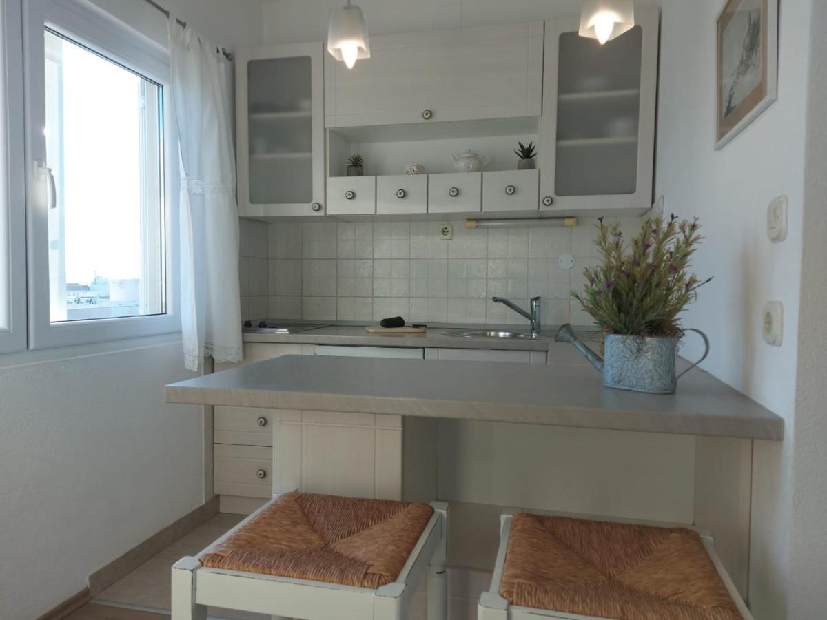 Ema Near Beach Apartment Makarska