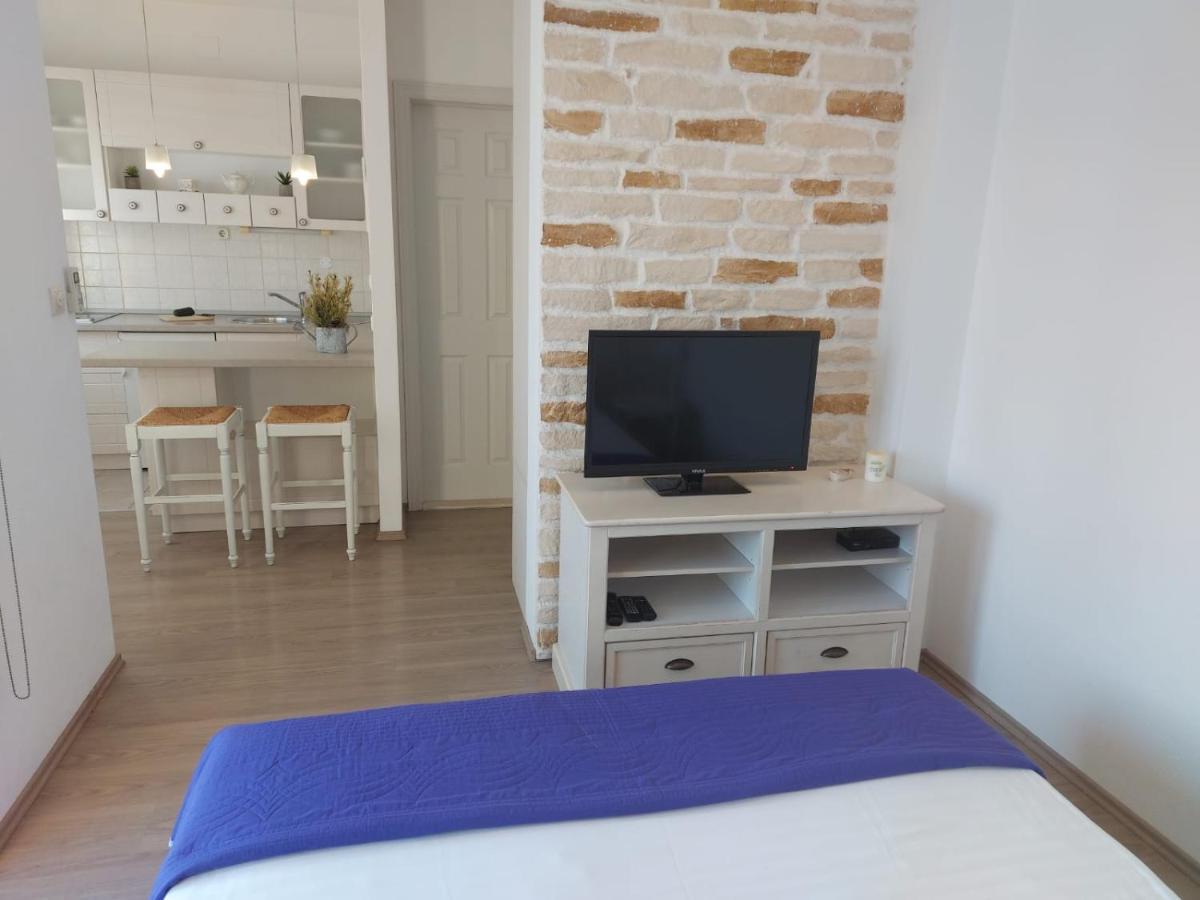 Apartment Ema Near Beach Makarska