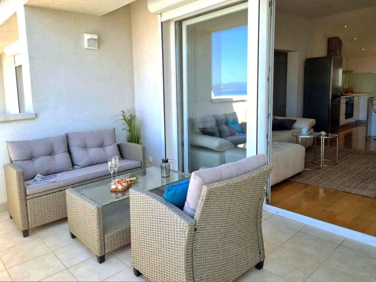 Ema Near Beach Makarska