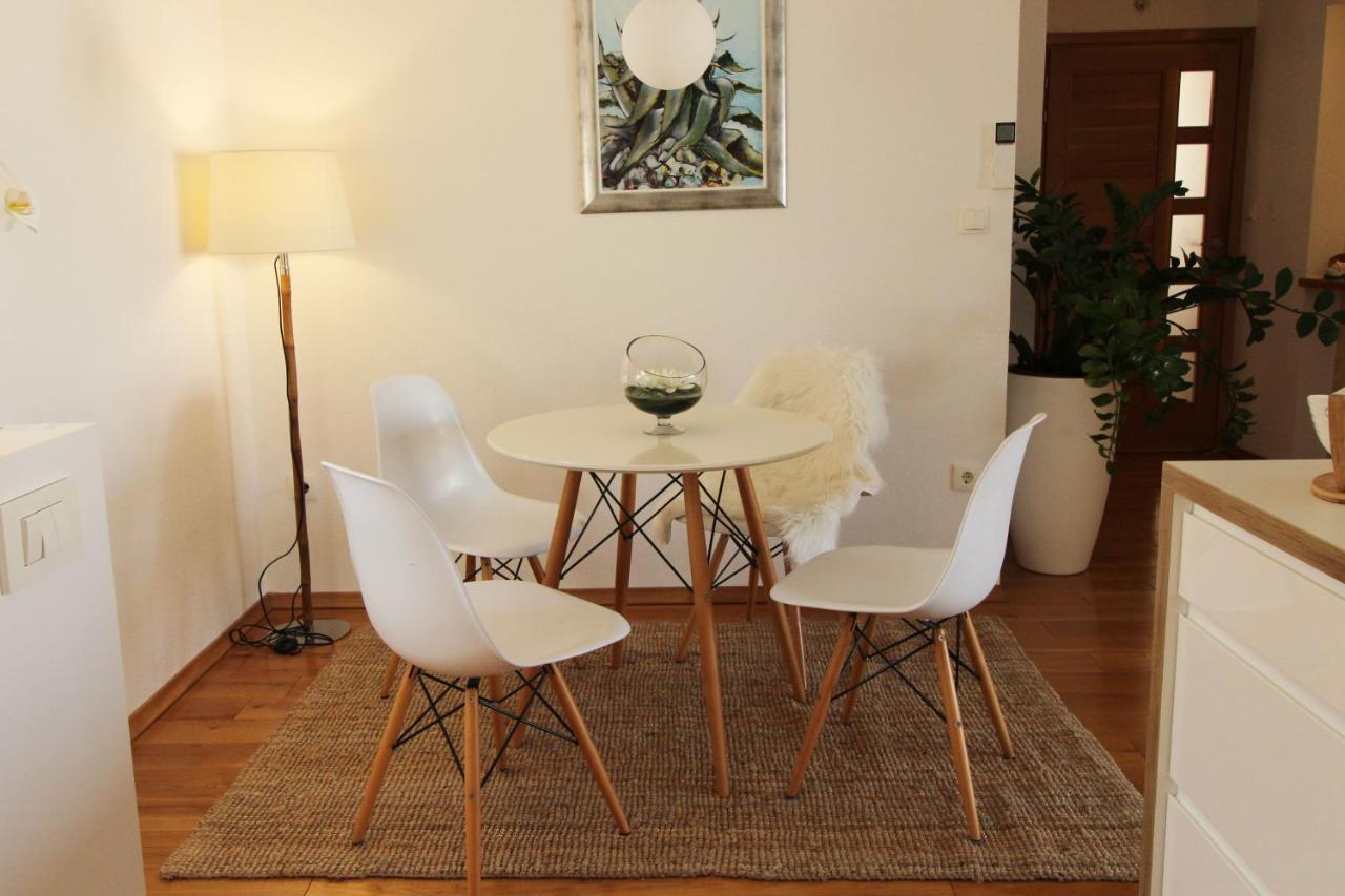 Apartment Ema Near Beach Makarska
