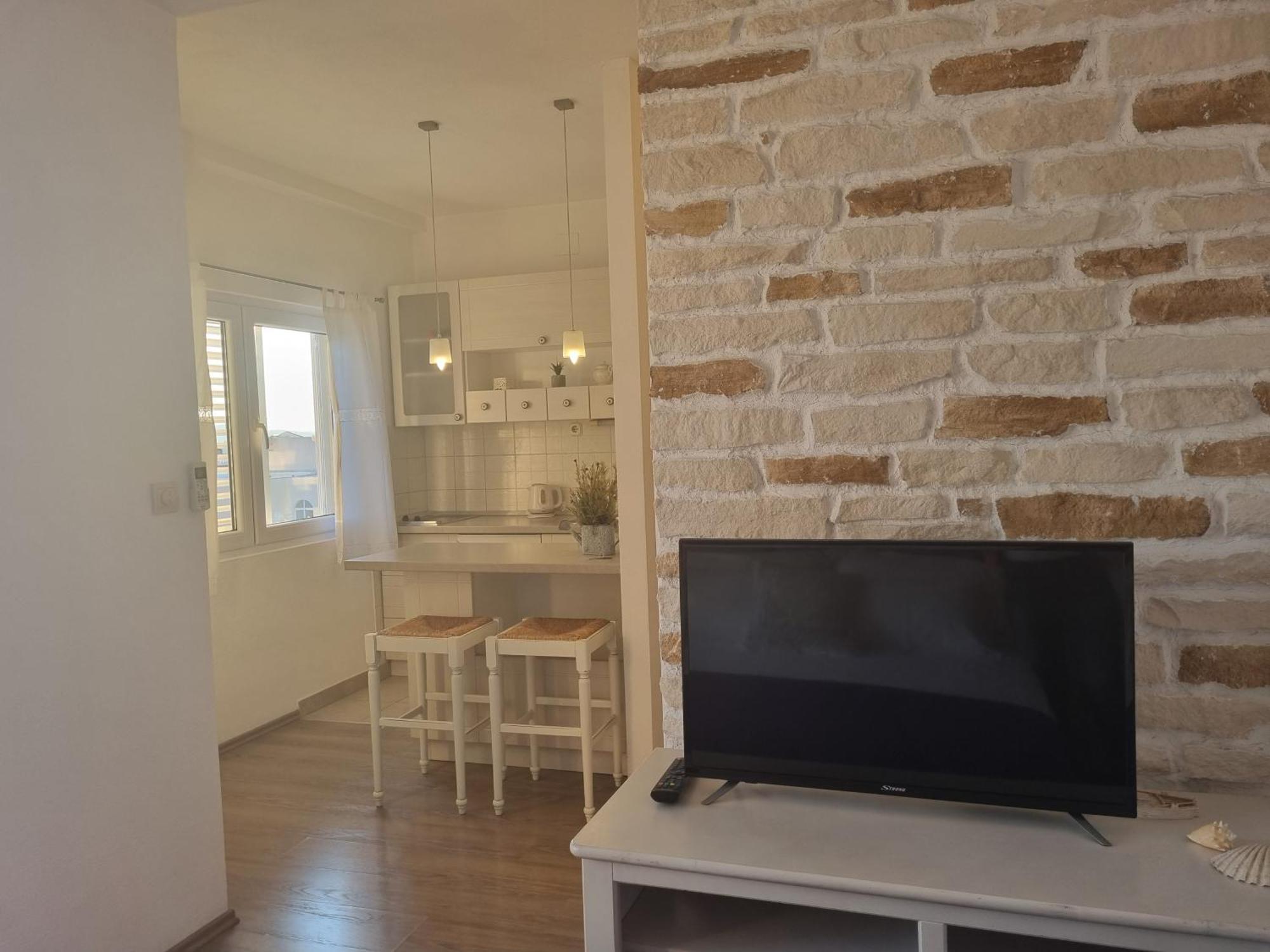 Apartment Ema Near Beach Makarska