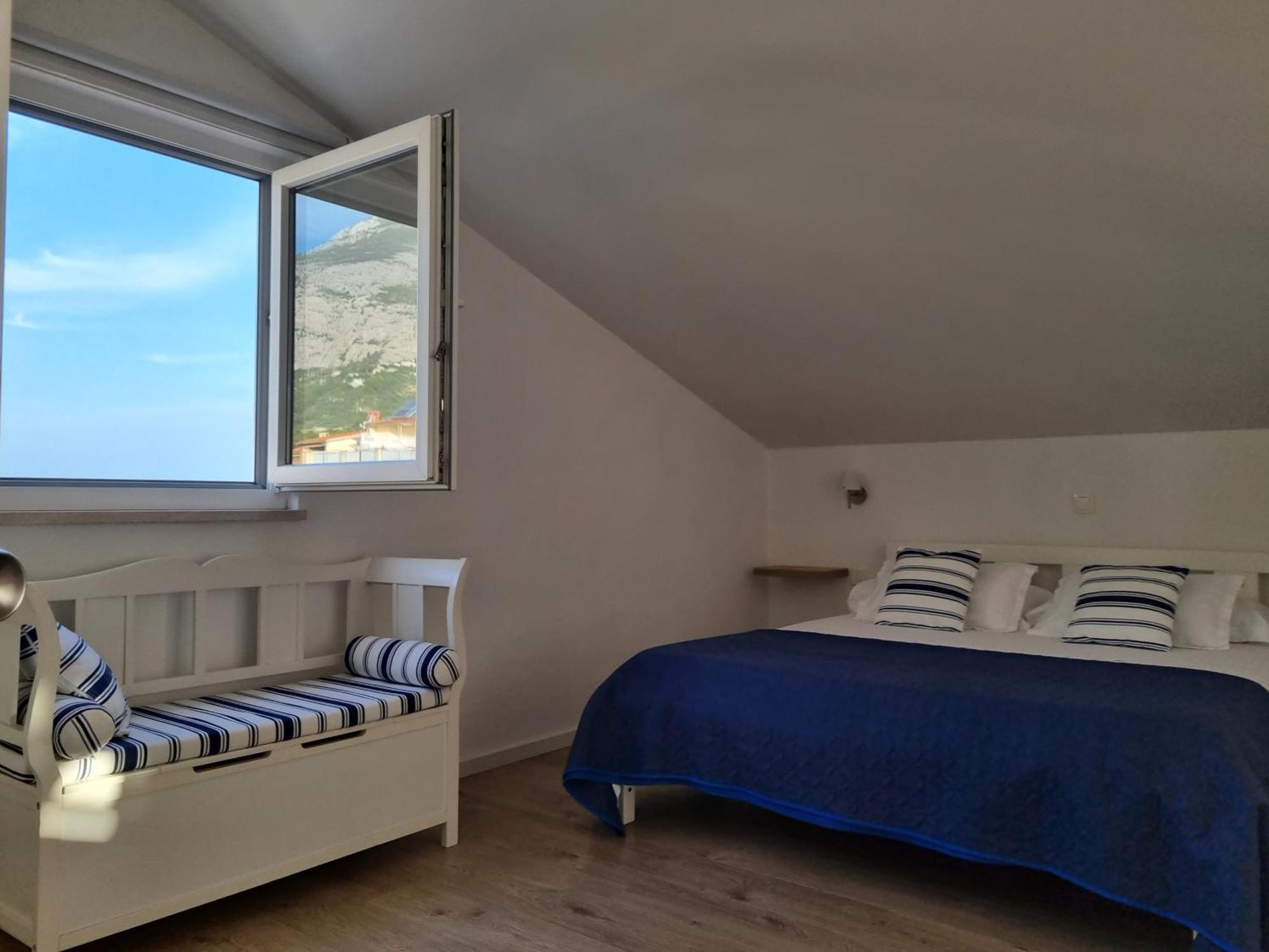 Apartment Ema Near Beach *